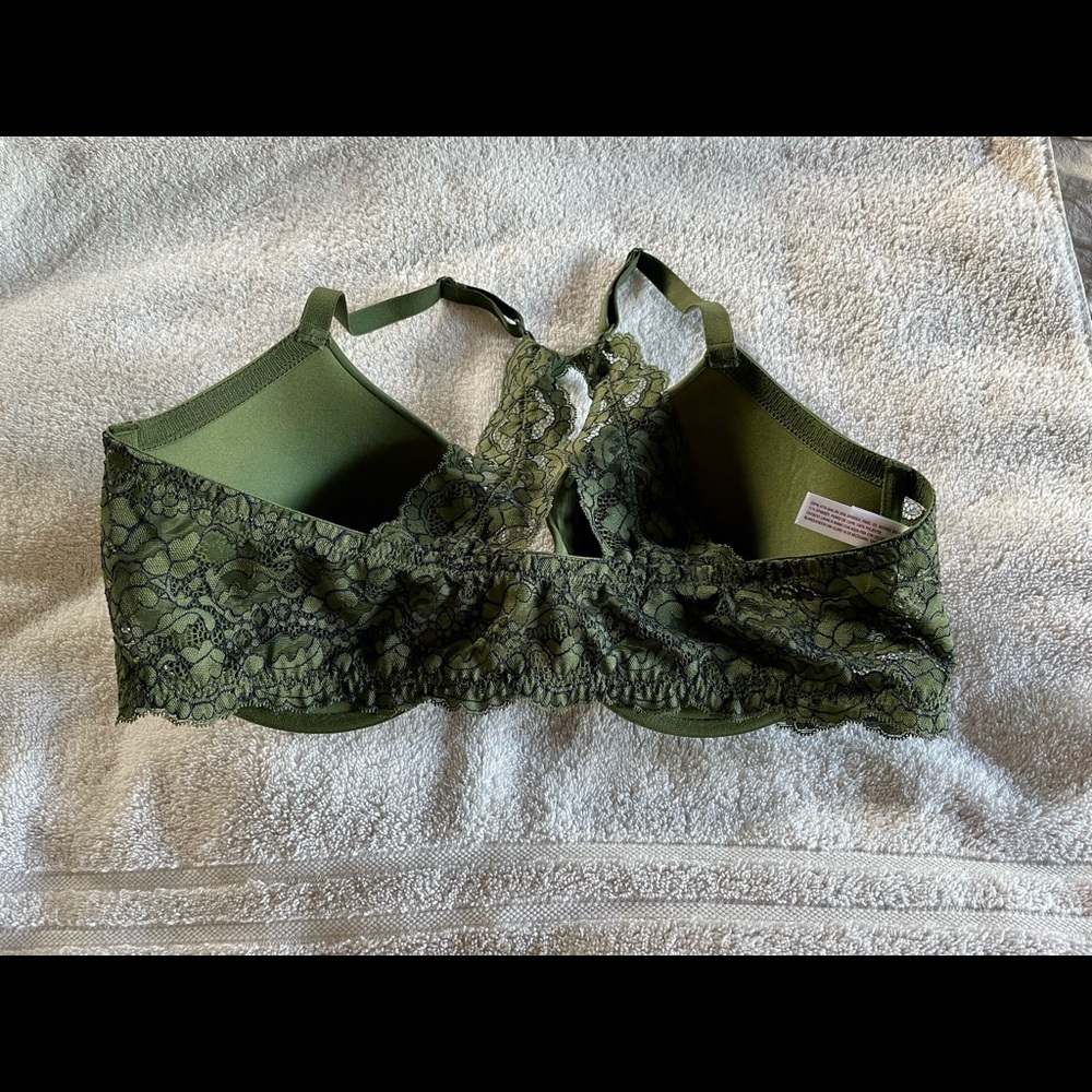 Dark Green Front-closing Bra with Detailed Lace Back